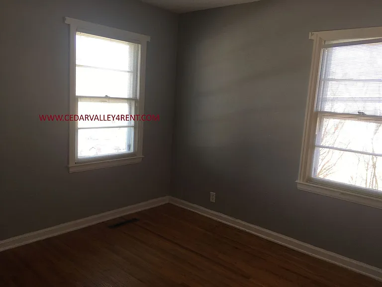1570 E Ridgeway Ave — Photo 8
