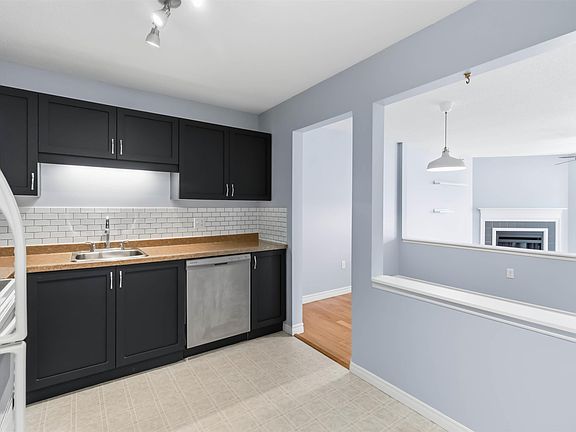 2nd image of 12 Spinnaker Dr #401
