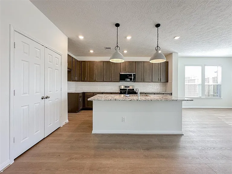 25515 Mount Switchback Ct — Photo 19