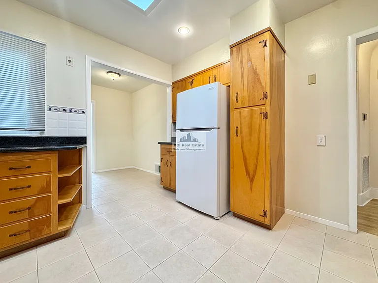 555 Silver Ave — Photo 11