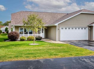 312 Wyldewood Dr, Oshkosh, WI 54904