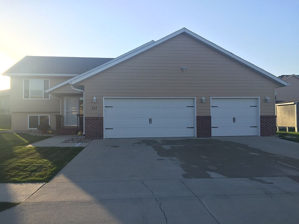 1st image of 311 Pine Brooke Dr