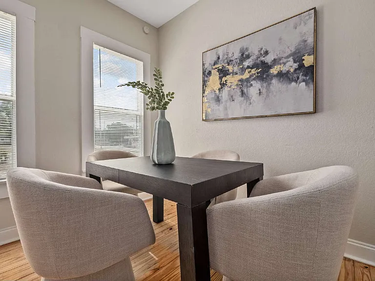 2506 1/2 E Columbus Dr — Photo 15