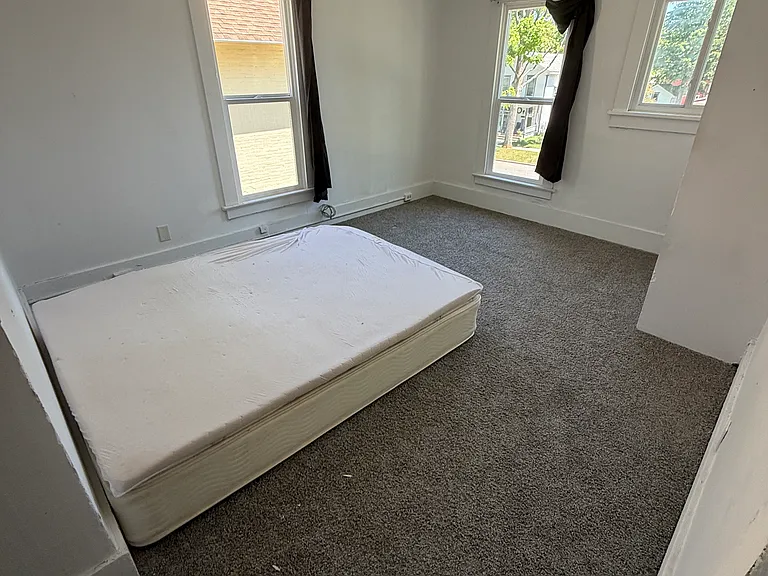 120 S Stewart Ave #B — Photo 14