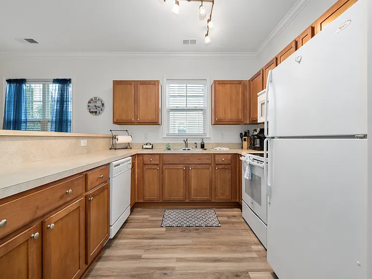 6253 Catalina Dr #1025 — Photo 13