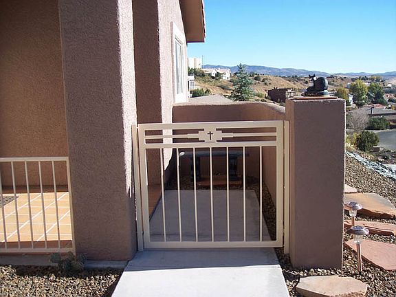 Custom gate