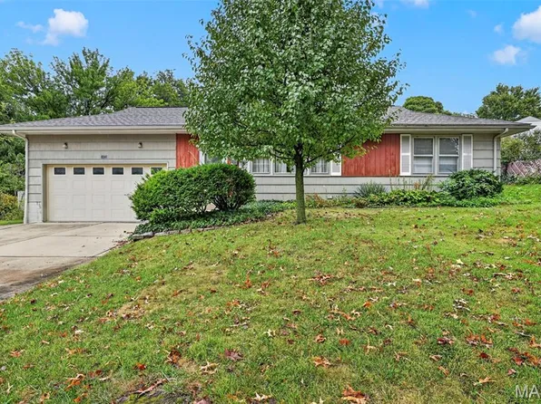 1472 Grant Rd, Saint Louis, MO 63119
