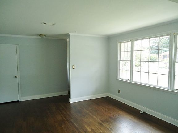 3rd image of 3563 Revere Pl