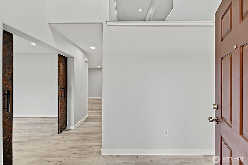 4th image of 6970 Axis Street SE