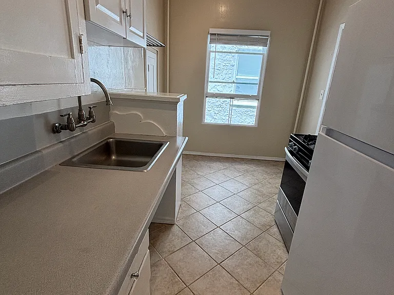 1955 Chestnut St #203 — Photo 9