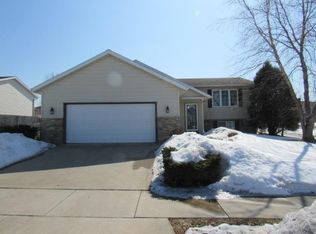 2796 Bandel Dr NW, Rochester, MN 55901