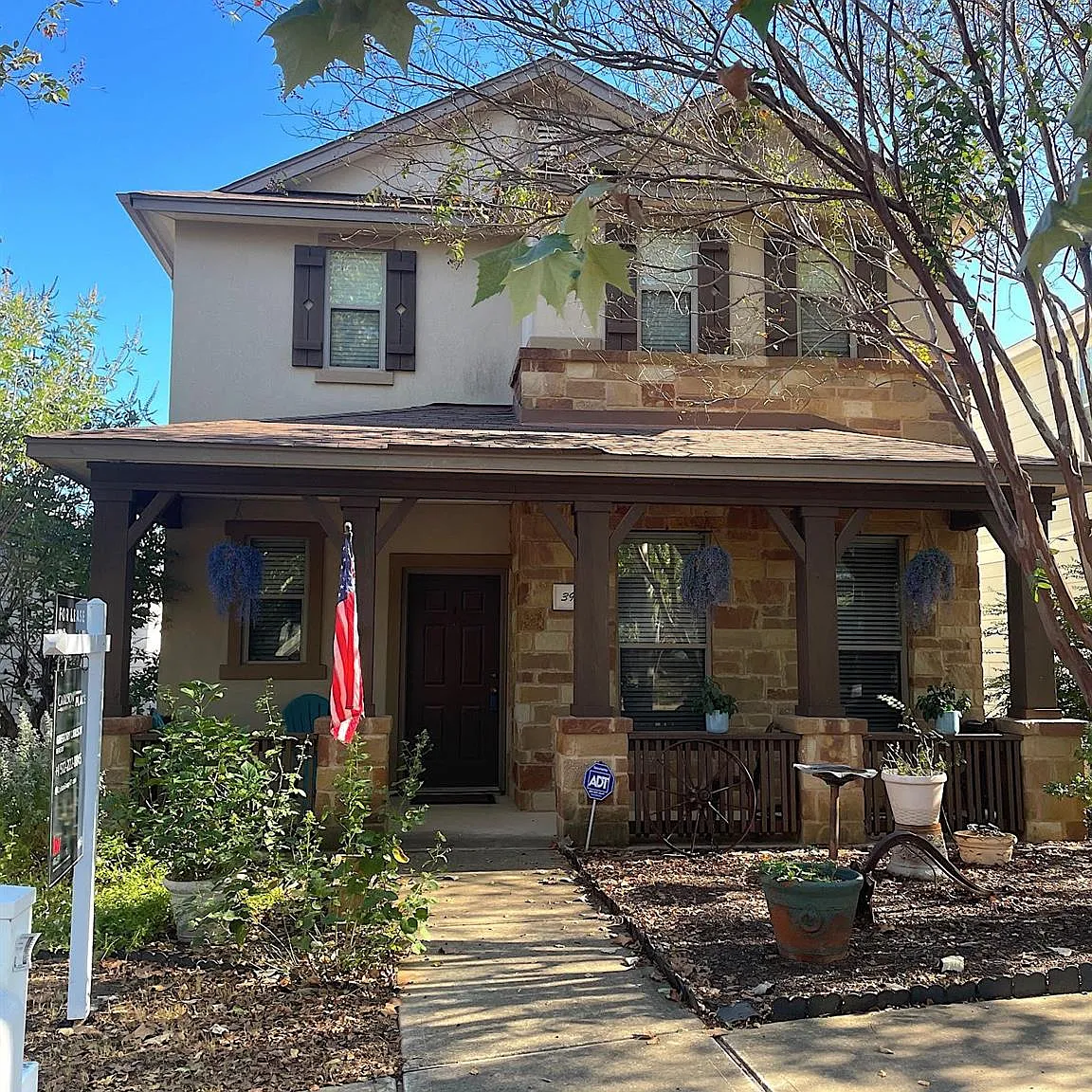 3 bed, 2.5 bath, 1830 sqft, $1,900 — Photo 1