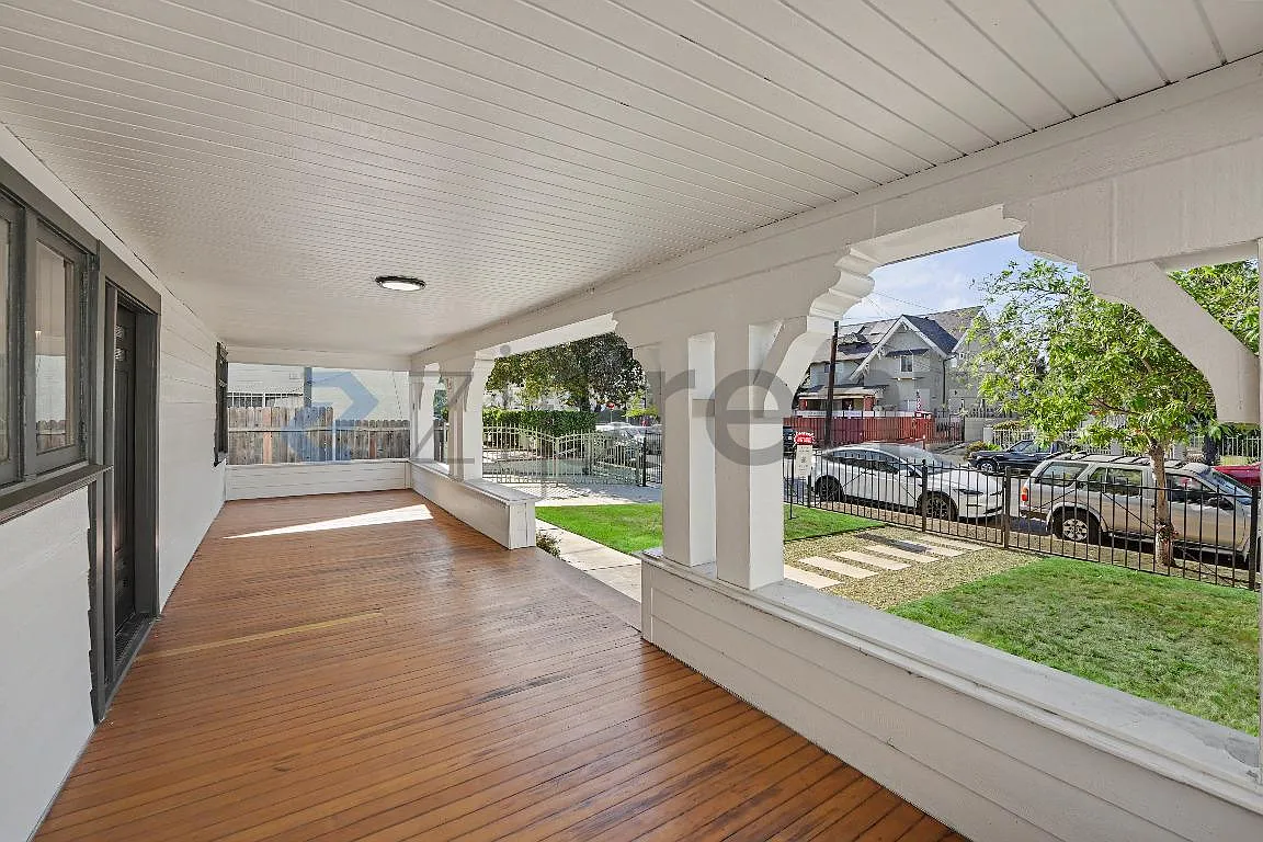 7 bed, 3559 sqft, $7,000 — Photo 3