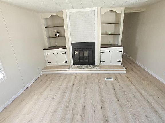 5th image of 124 Country Ln Unit 124