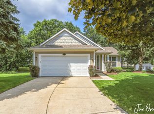 5773 Sugarberry Dr SE, Kentwood, MI 49512