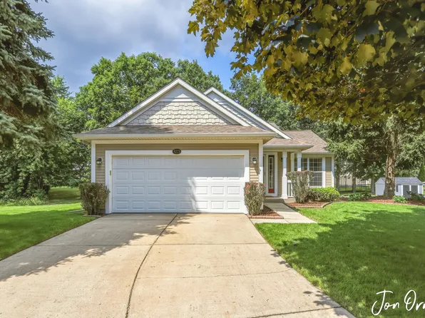5773 Sugarberry Dr SE, Kentwood, MI 49512