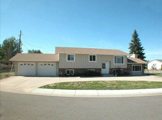 1026 Crest Park Dr, Cheyenne, WY 82001
