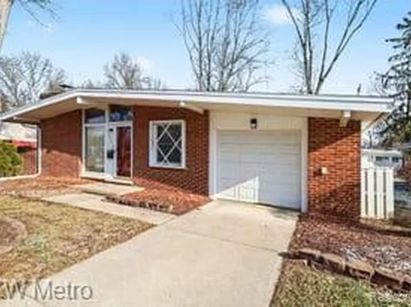 29628 Rock Creek Dr, Southfield, MI 48076