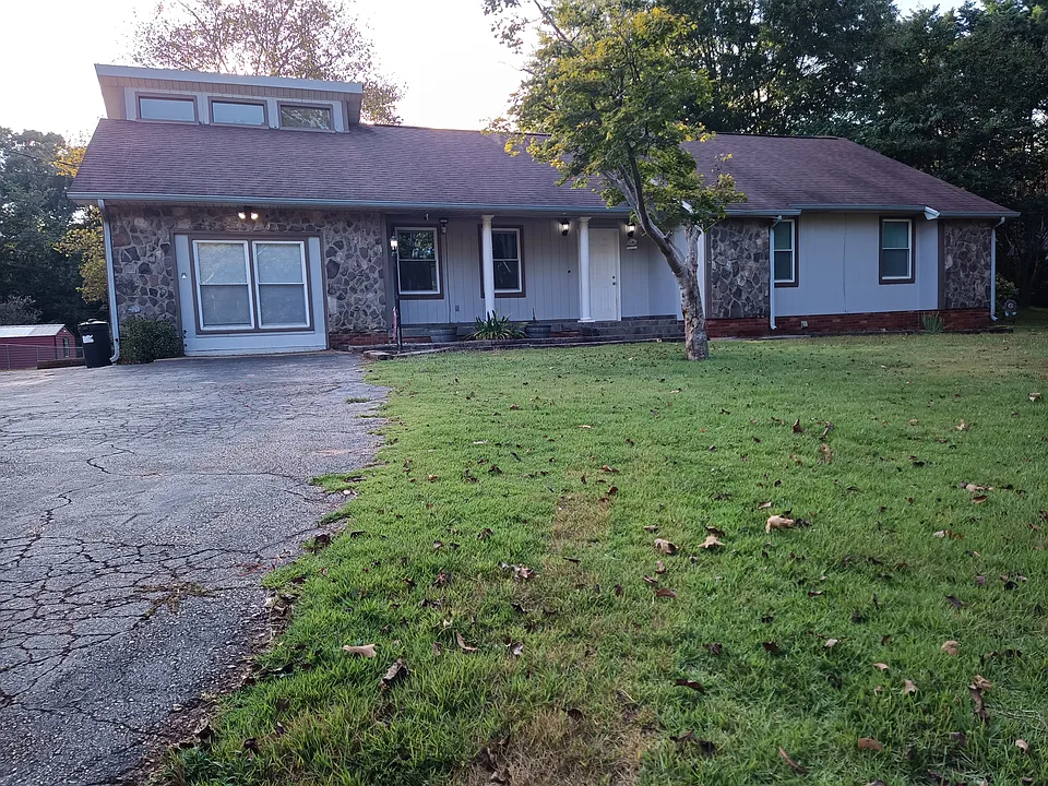 106 Jacobs Rd