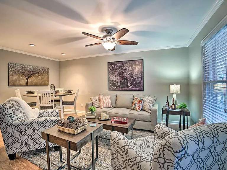 510 E Gillespie St #B9 — Photo 3