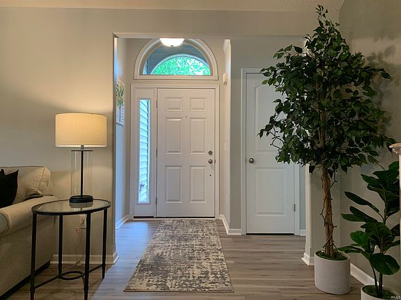 2nd image of 212 Woodland Trl