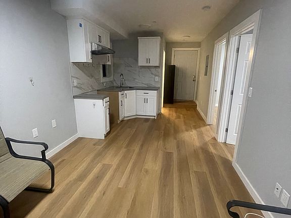 5th image of 411 Southgate Ave #B