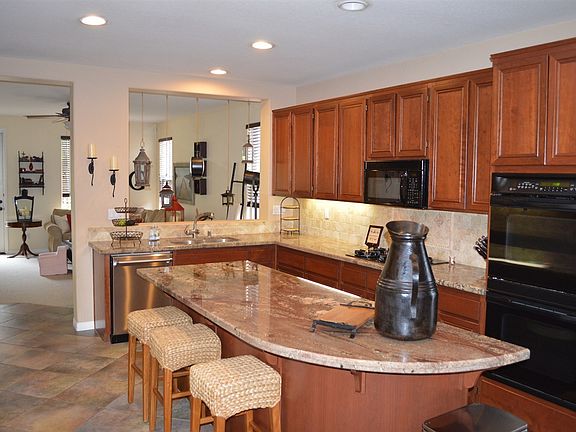 4th image of 617 Lancashire Pl