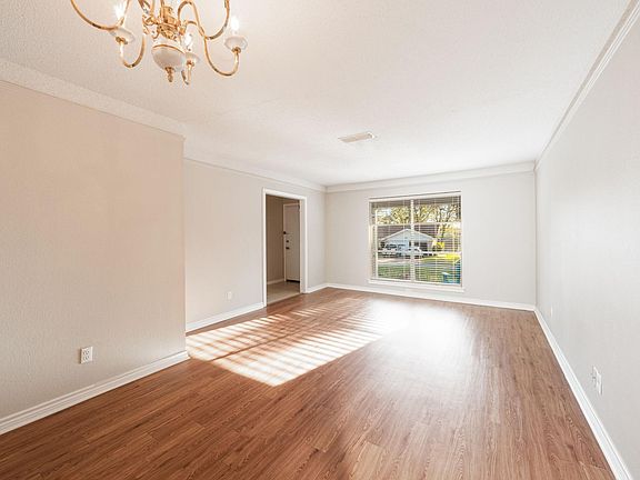 3rd image of 4513 Blue Lake Ct