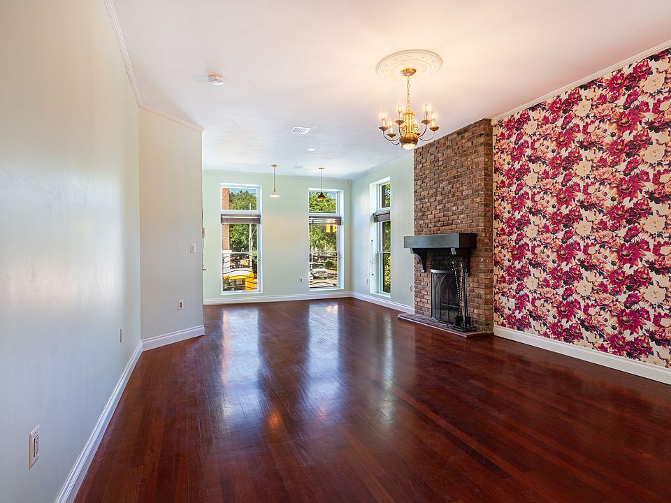 1st image of 2119 5th Ave APT 1
