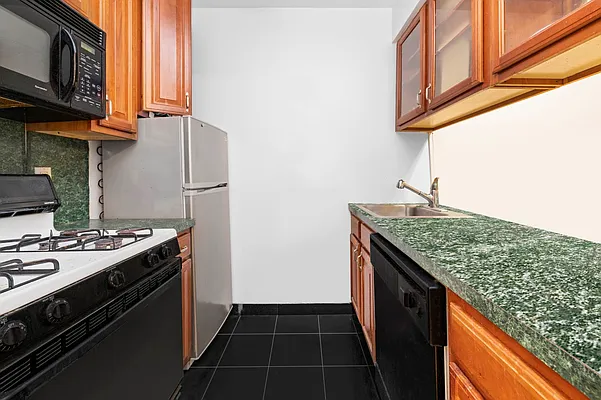 Rented by Compass | media 19