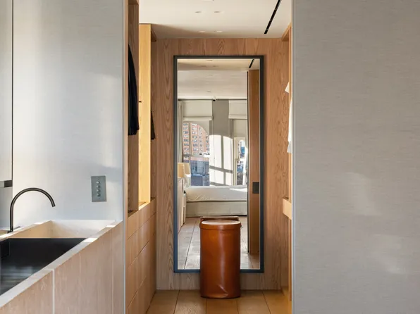 54 Bond Street image 18 of 30