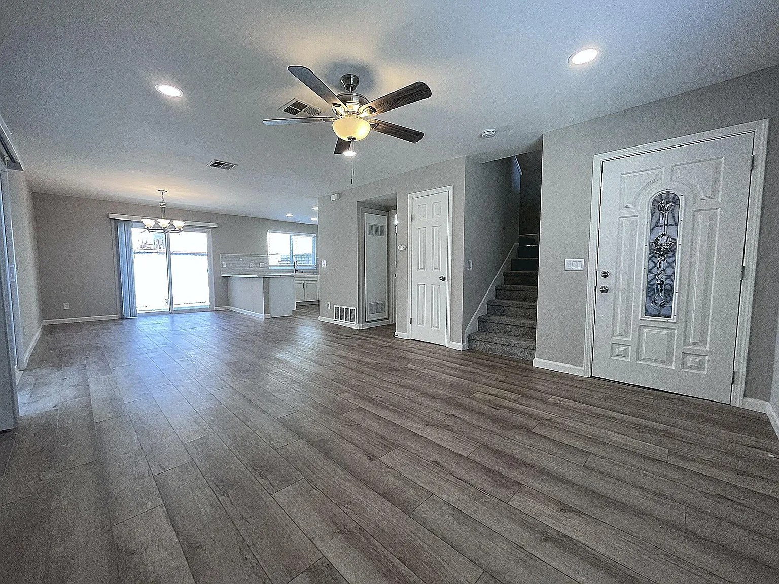3 bed, 2.5 bath, 1338 sqft, $3,250 — Photo 2