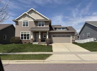 9906 Autumn Breeze Rd, Middleton, WI 53562