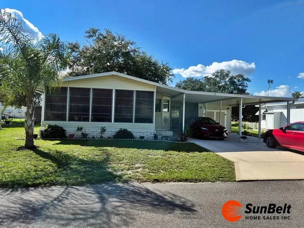457 Carnation Dr, Fruitland Park, FL 34731
