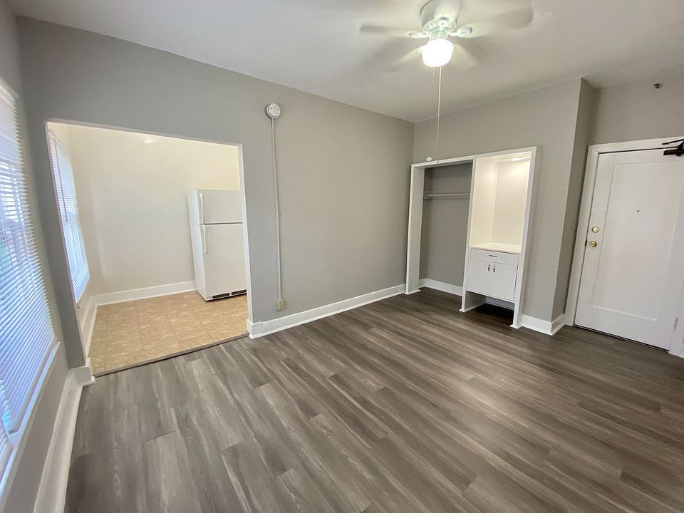 1st image of 1626 N Harvard Blvd #210