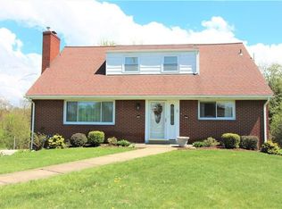 8 Herbst Rd, Coraopolis, PA 15108
