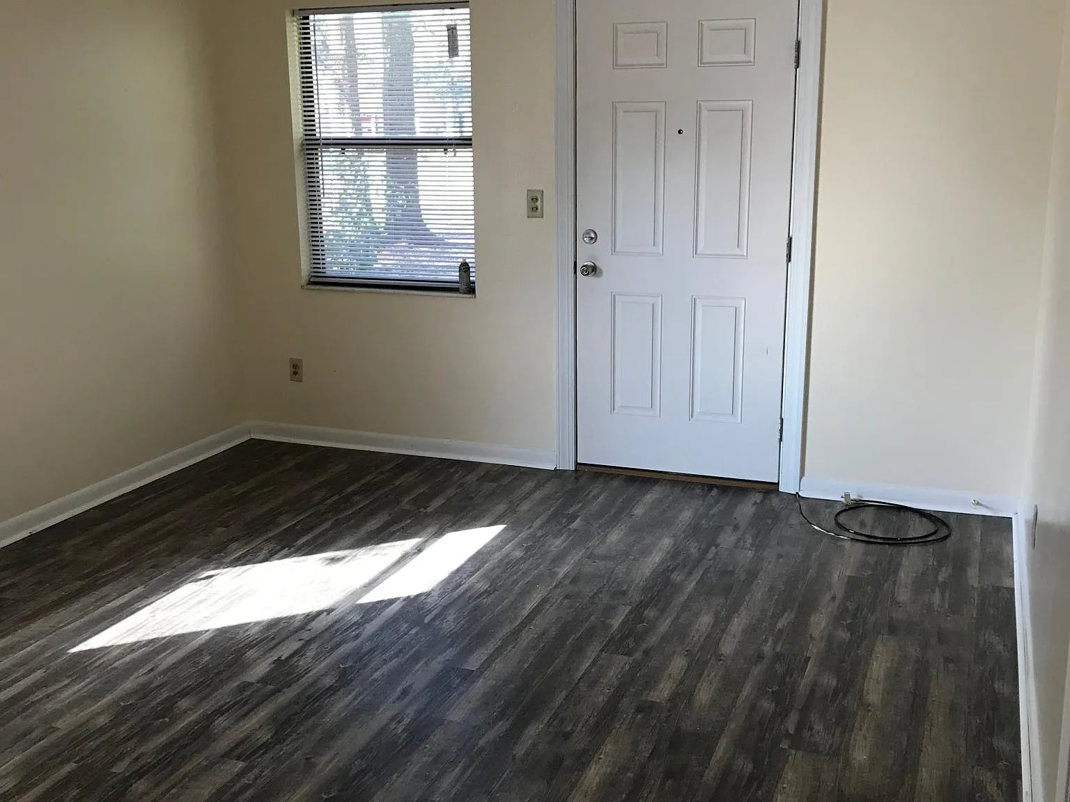1 bed, 800 sqft, $850 — Photo 2