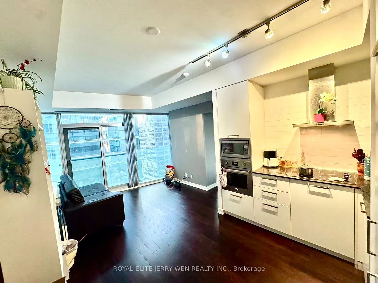 2 bed, $2,250 — Photo 1
