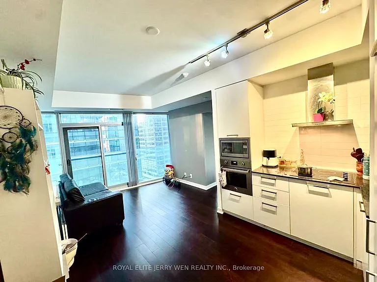 14 York St #1710 — Photo 1
