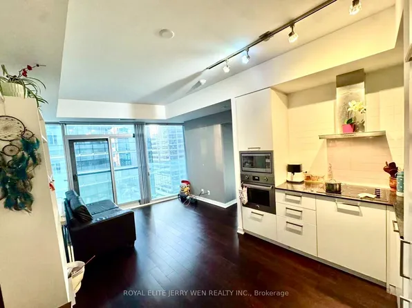 14 York St, Toronto, ON