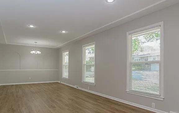 4th image of 1001 Dewey St