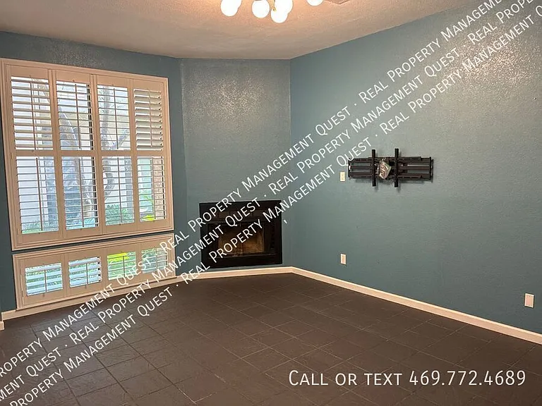 3948 Buena Vista St #105 — Photo 4