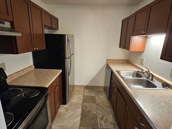 851 Eastern Ave #5