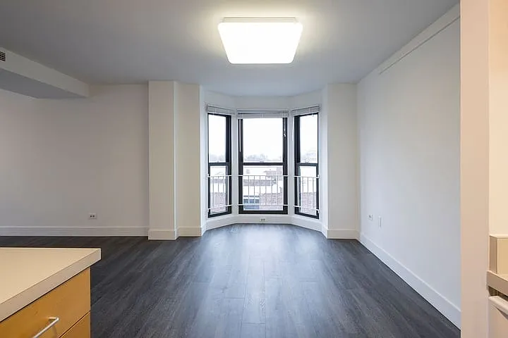 1400 E. 57th Street — Photo 35