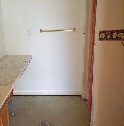 3/4 Bath With Shower And Sink