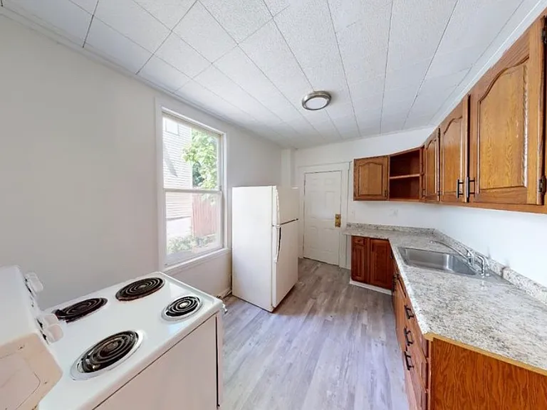 1627 Dewey Ave — Photo 19