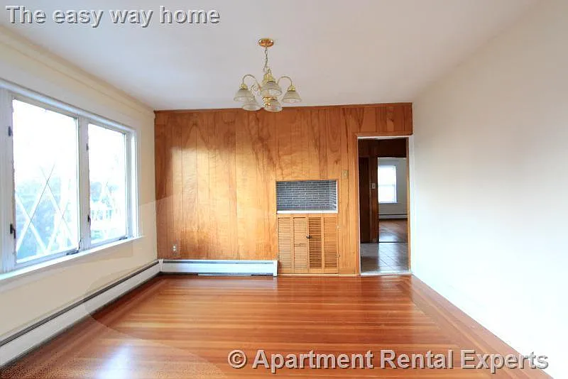 540 Main St — Photo 2