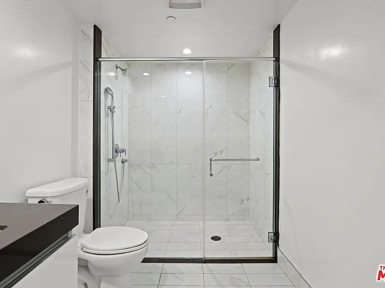 838 N Hudson Ave #101 — Photo 8