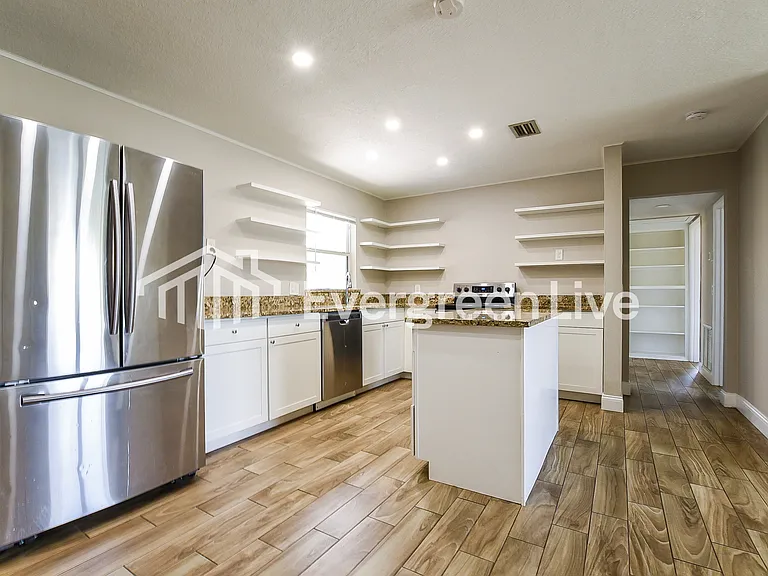 757 East Ave — Photo 13