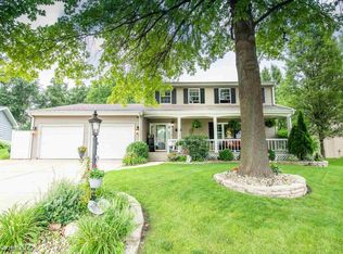 7241 N Whippoorwill Ln, Peoria, IL 61614